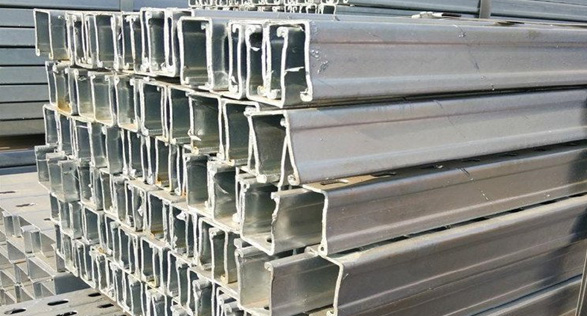 锌铝镁板_C型光伏檩条_M型光伏水槽_锌铝镁支架现货_太阳能光伏支架_太阳能光伏配件_太阳能光伏车棚_天津市鸿舜新能源科技有限公司